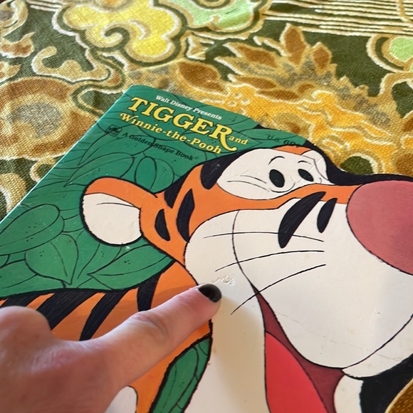 Disney 70s Golden shape books bundle: Tigger, dumbo, Winnie the Pooh & friends - Picture 5 of 9